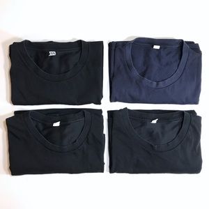 Bundle of 4 Uniqlo t shirts men’s large black blue